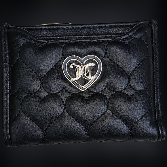 Juicy Couture Vegan Quilted Heart Bifold Wallet with removeable card case - Picture 3 of 15